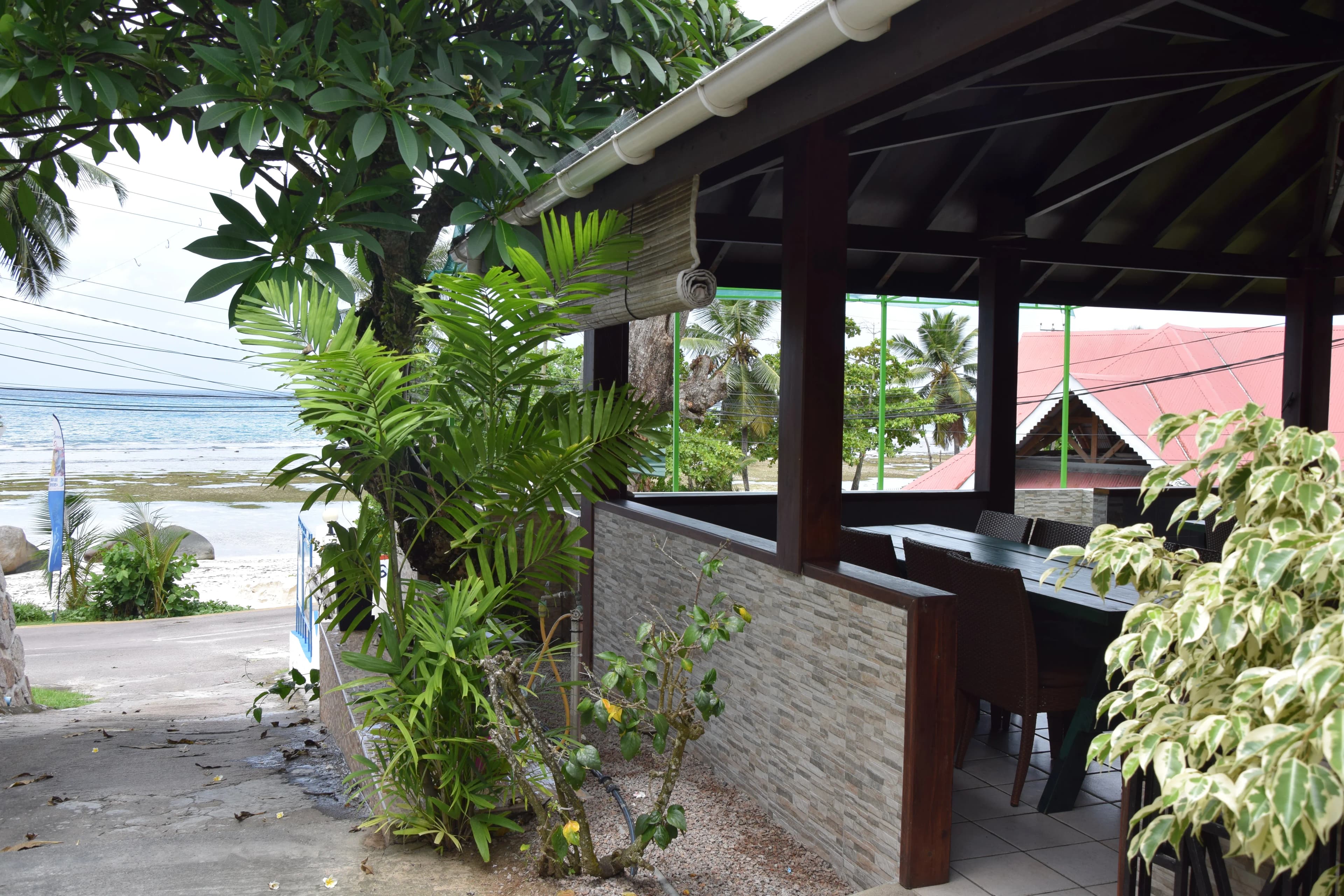 DIVERS LODGE 2