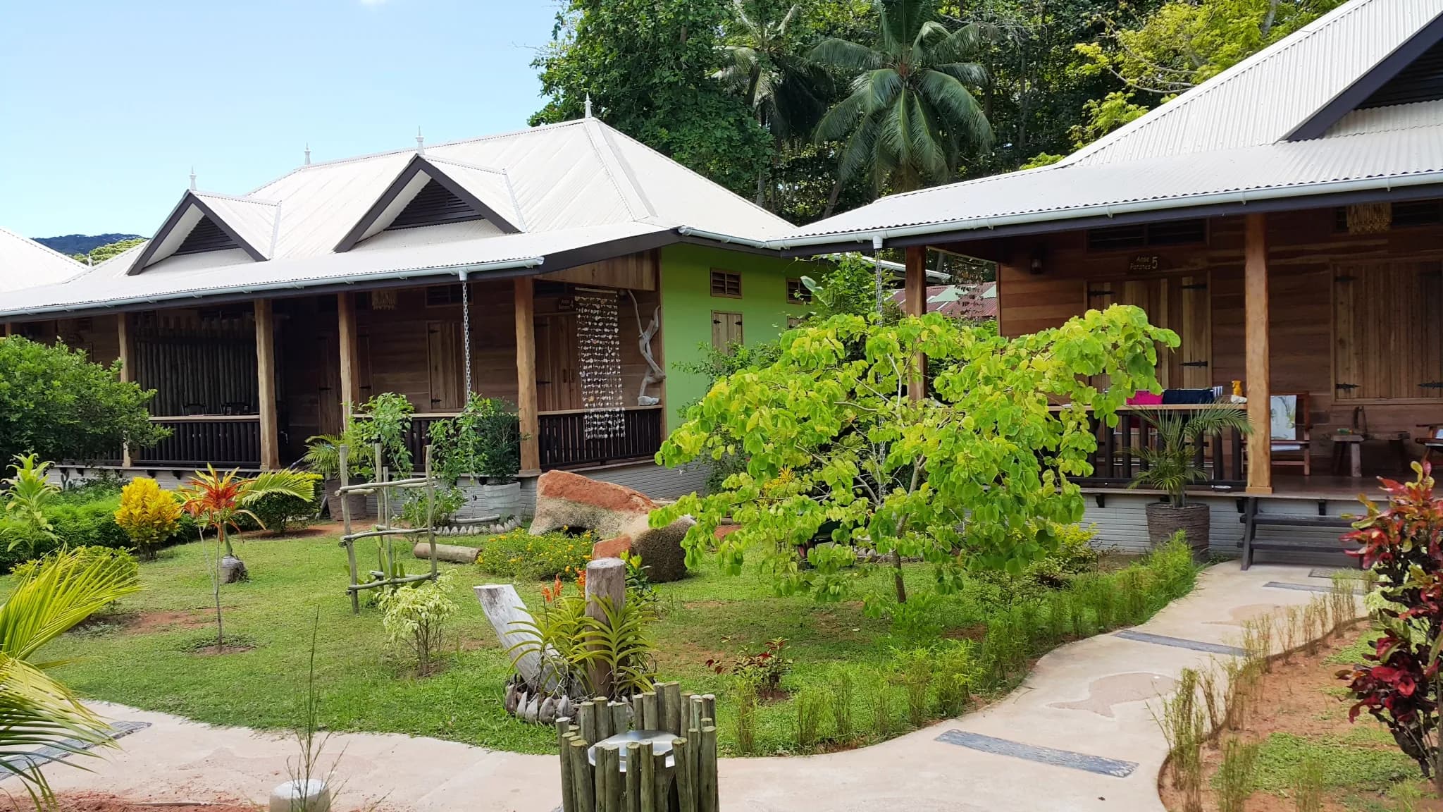 LA DIGUE HOLIDAY VILLAS 4