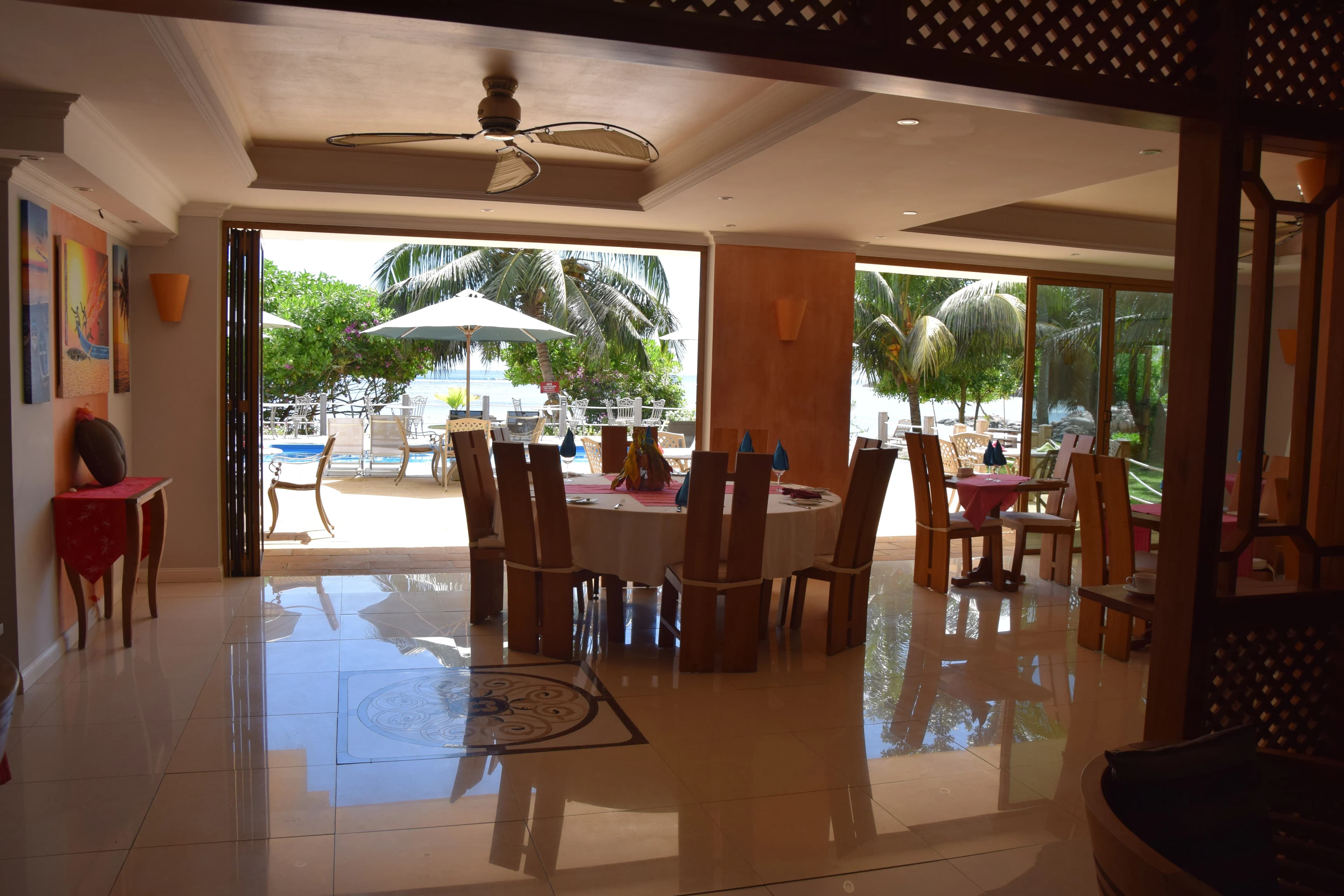 CROWN BEACH SEYCHELLES 3