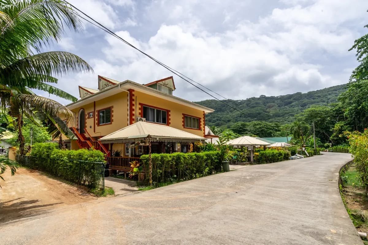 ZEROF GUESTHOUSE