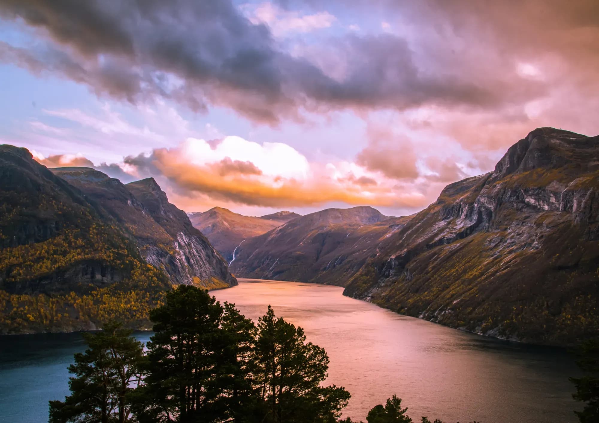 Unterwegs in Fjordnorwegen zwischen Bergen und Stavanger