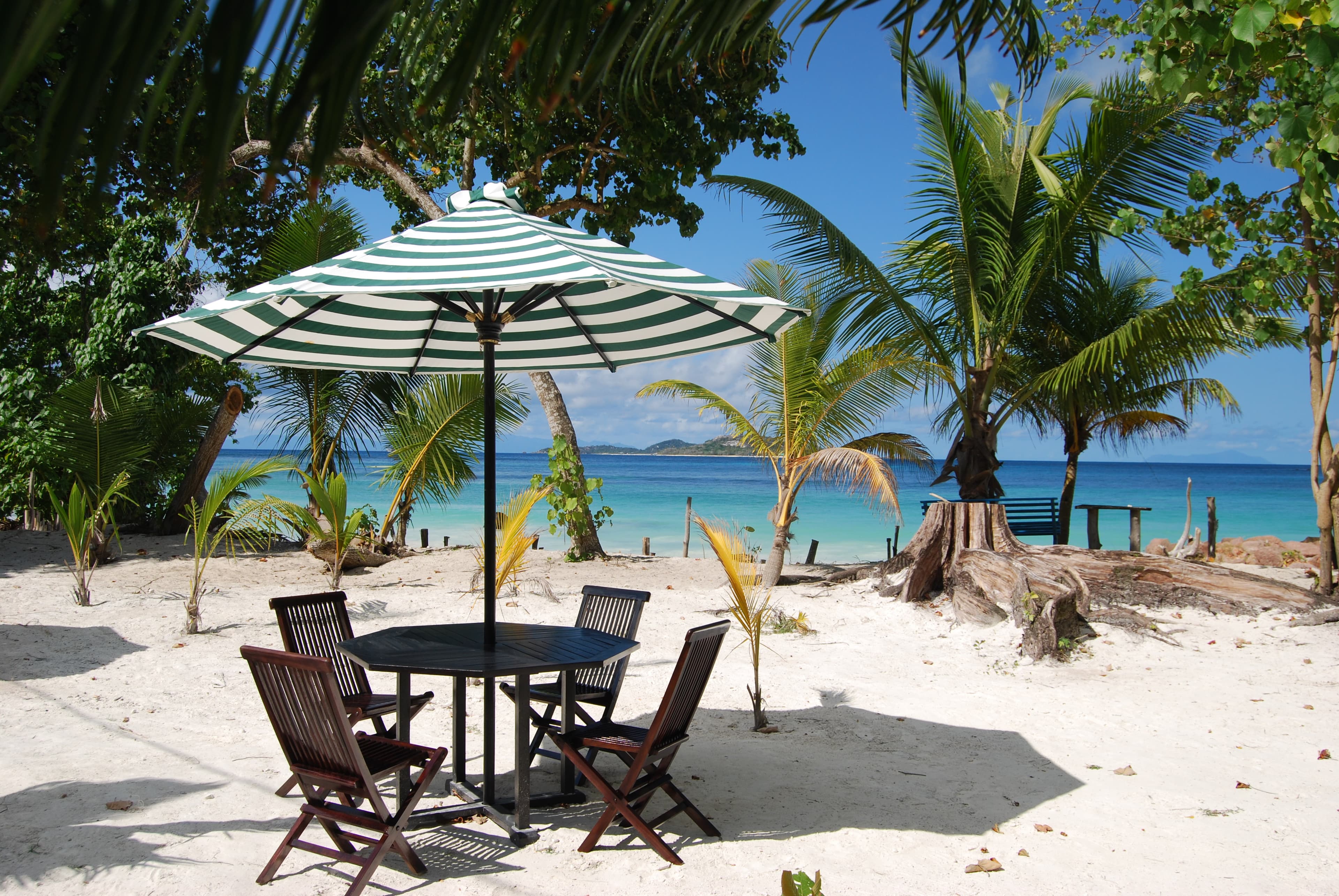 ISLANDER HOTEL