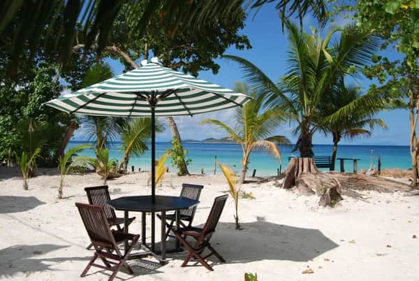 ISLANDER HOTEL