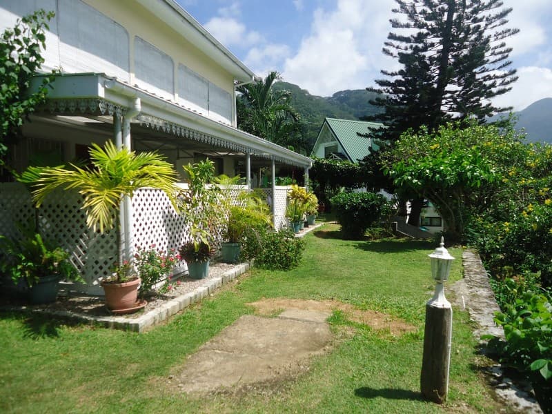 LEMONGRASS LODGE
